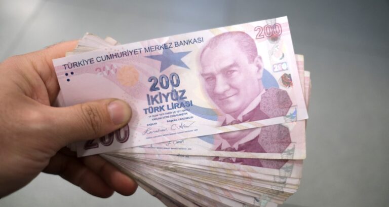 emekli-maasi-ve-kira-zamminda-dananin-kuyrugu-kopuyor-gozler-yarin-1000a-cevrildi-J2OOV26I